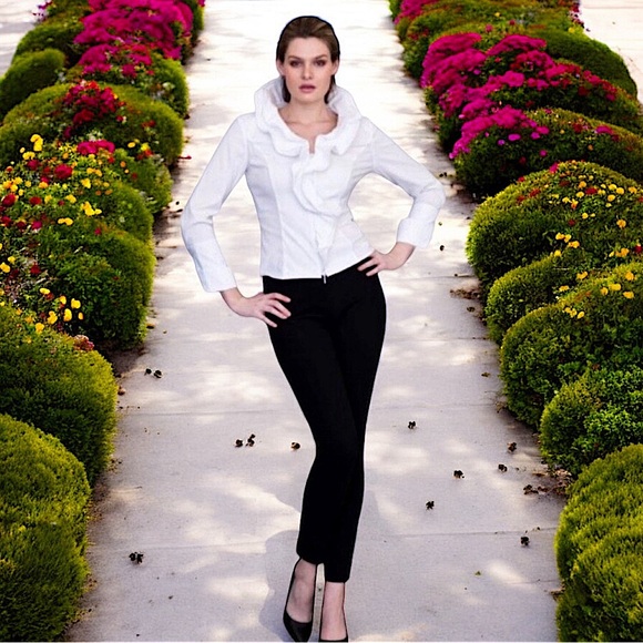 EUC- Samuel Dong- Dbl Zip Smocked Wire Neckline Front Ruffles White Top- M - Picture 6 of 15